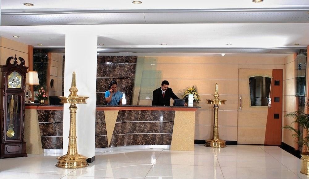 玛拉雅拉杰达哈尼酒店 特里凡得琅 外观 照片